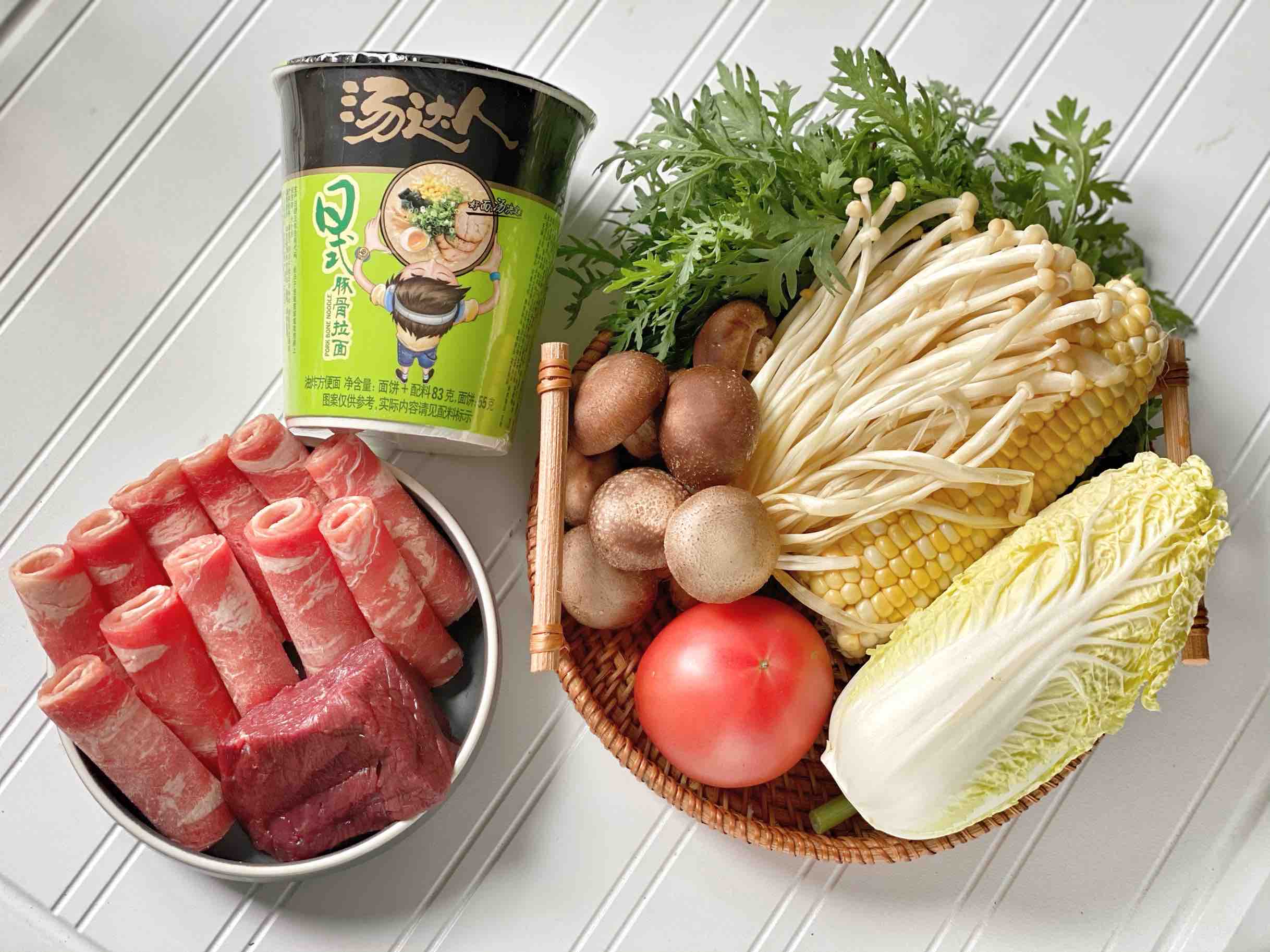 日式豚骨拉面的做法-咸鮮味煮菜譜-易網<a href=http://m.aoa7937.com/ target=_blank class=infotextkey>健康養生</a>網 日式豚骨拉面的做法-咸鮮味煮菜譜