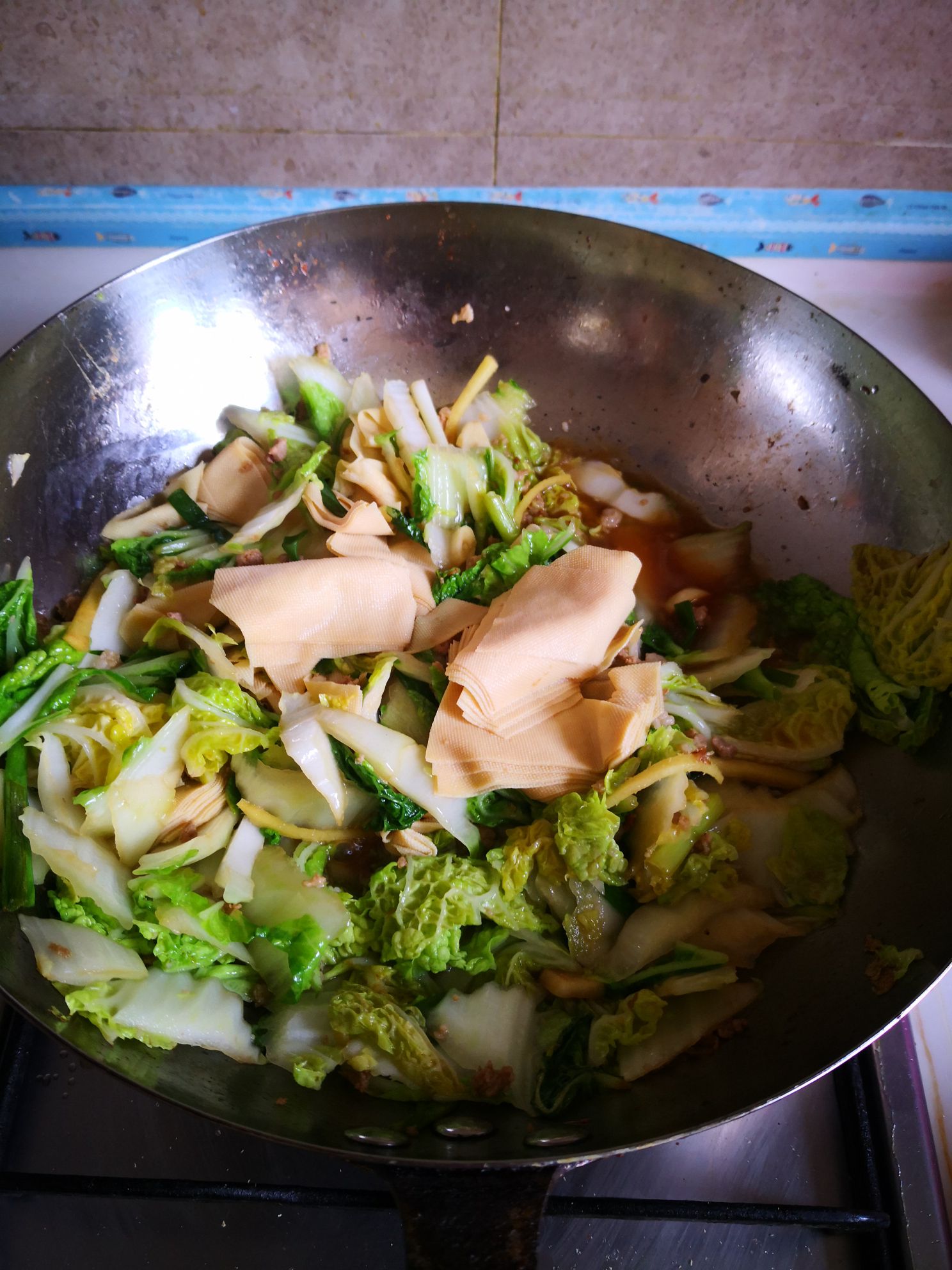 白菜燉豆皮的做法-家常味燉菜譜
