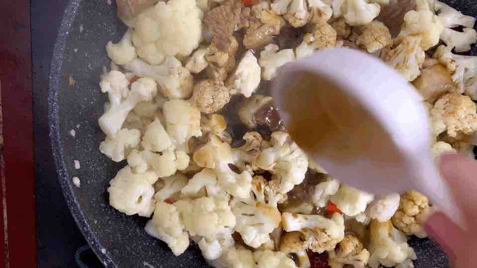 干鍋花菜，這樣做既簡(jiǎn)單又好吃，一分鐘就能學(xué)會(huì)它的做法-家常味炒菜譜