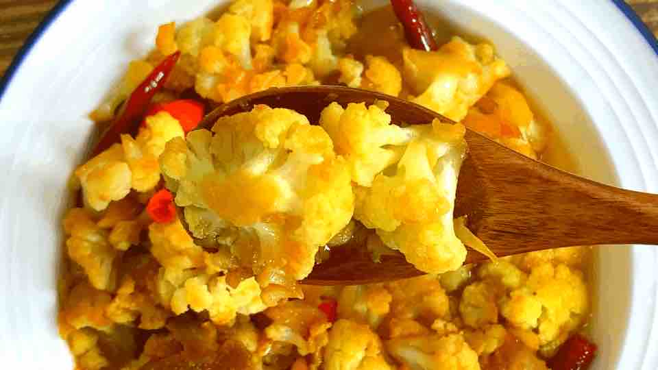 干鍋花菜，這樣做既簡(jiǎn)單又好吃，一分鐘就能學(xué)會(huì)它的做法-家常味炒菜譜