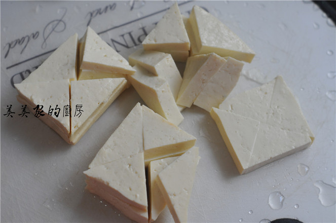 豆腐咸肉燒白菜的做法-家常味燒菜譜-易網健康養生網 豆腐咸肉燒白菜的做法-家常味燒菜譜