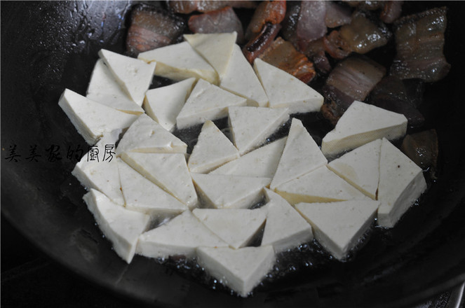 豆腐咸肉燒白菜的做法-家常味燒菜譜-易網健康養生網 豆腐咸肉燒白菜的做法-家常味燒菜譜