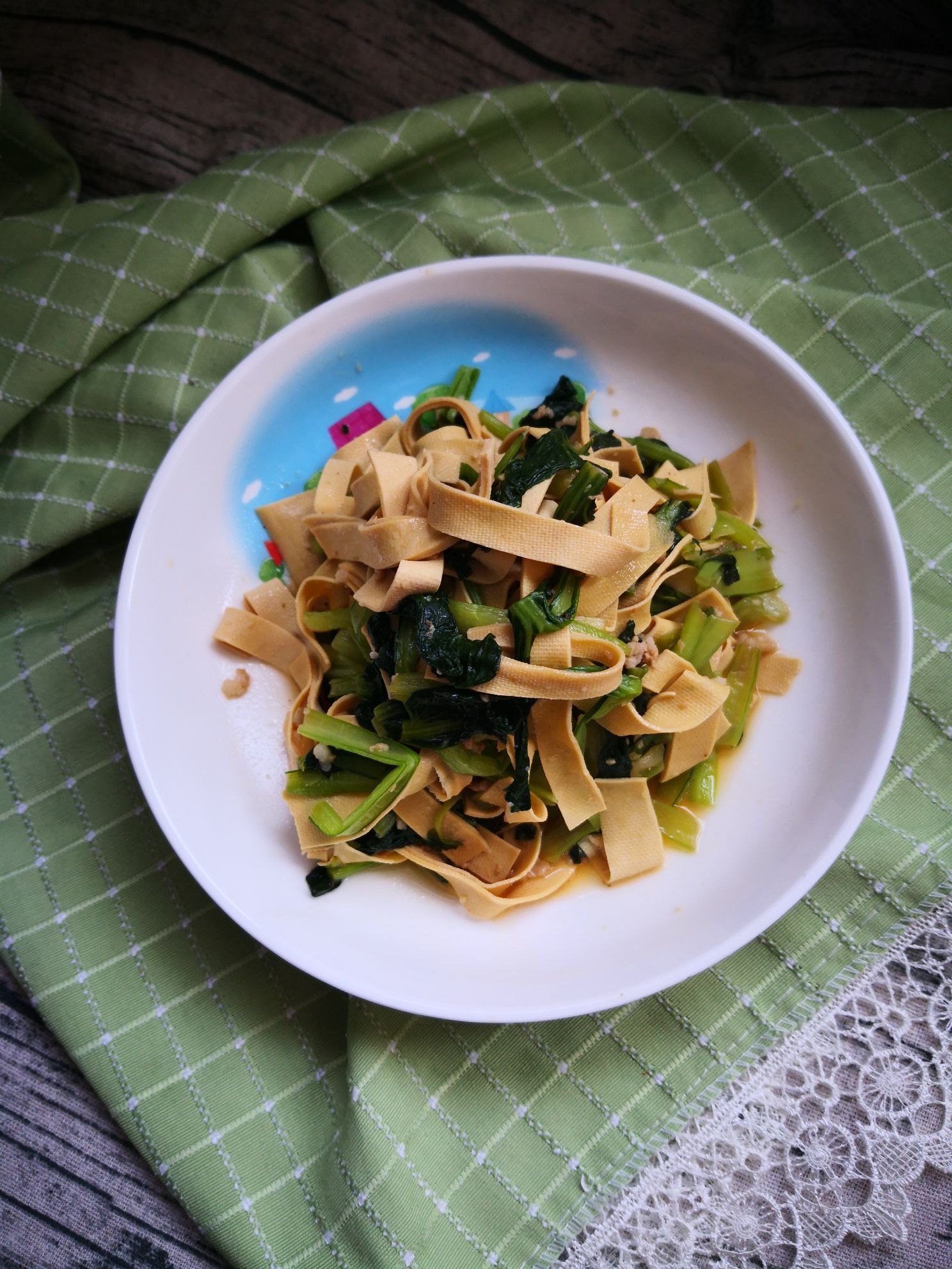 烏塌菜炒豆皮的做法-家常味炒菜譜-易網(wǎng)健康養(yǎng)生網(wǎng) 烏塌菜炒豆皮的做法-家常味炒菜譜