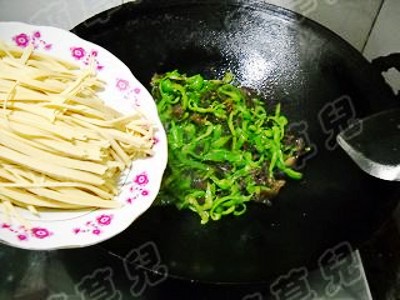 素炒千張絲的做法-家常味炒菜譜