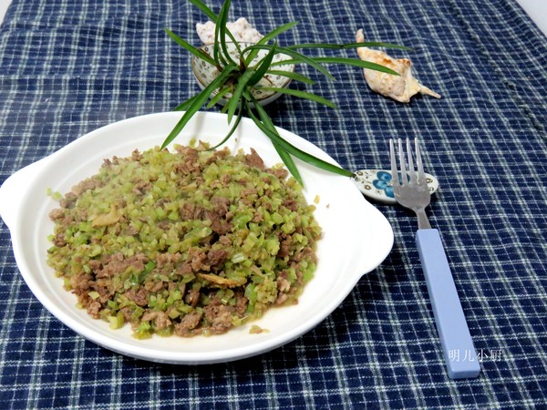 芹菜牛肉渣的做法-家常味炒菜譜-易網(wǎng)健康養(yǎng)生網(wǎng) 芹菜牛肉渣的做法-家常味炒菜譜