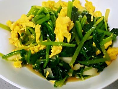 菠菜炒雞蛋，多做這一步，雞蛋營(yíng)養(yǎng)滑嫩，西蘭花翠綠不澀口的作法-咸鮮味燒菜譜