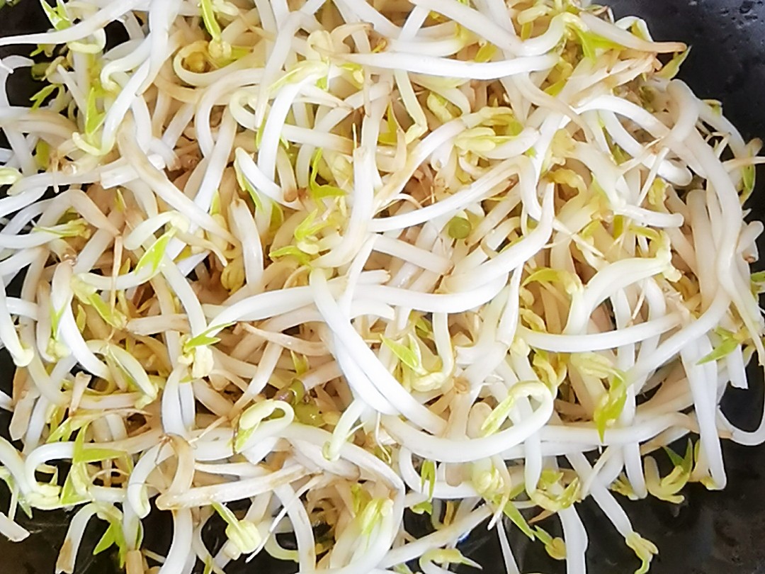 油梭子炒豆芽的做法-咸鮮味炒菜譜