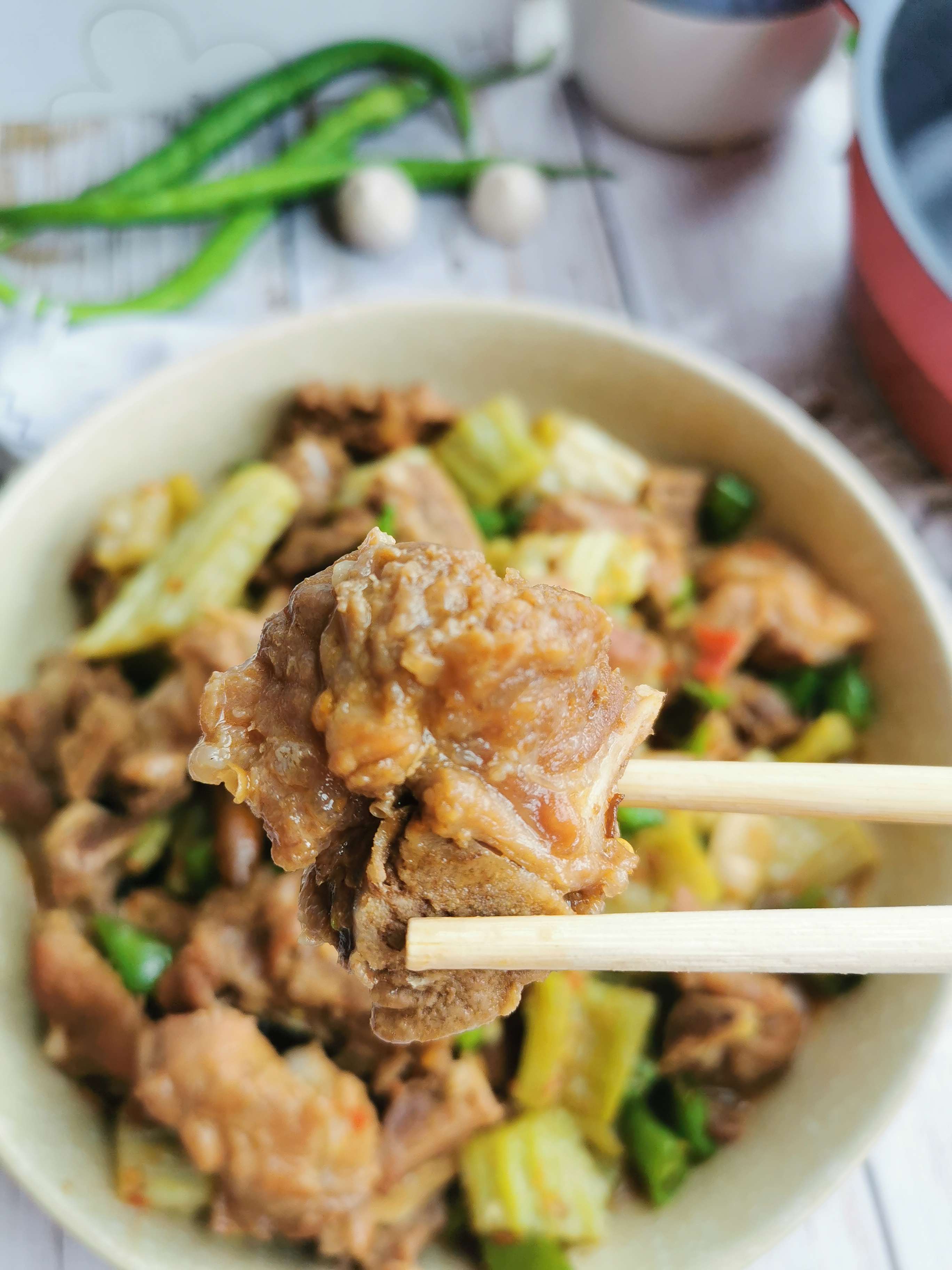 苦瓜燒排骨的做法-家常味炒菜譜