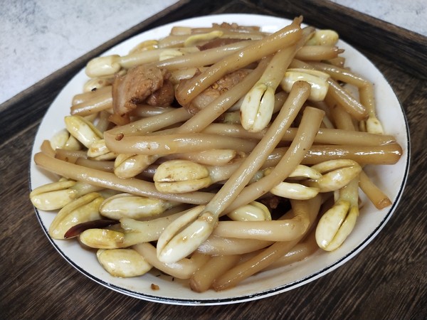 五花肉炒花生芽的做法-家常味炒菜譜-易網健康養生網 五花肉炒花生芽的做法-家常味炒菜譜