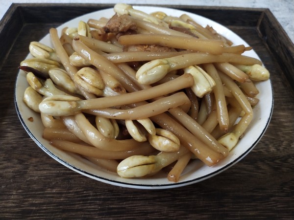 五花肉炒花生芽的做法-家常味炒菜譜-易網健康養生網 五花肉炒花生芽的做法-家常味炒菜譜