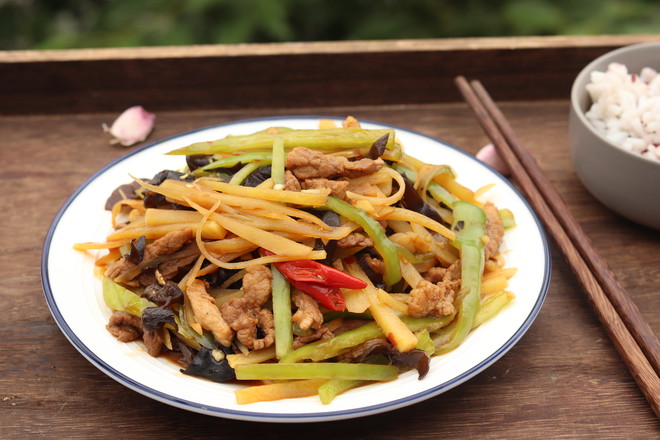 魚香土豆肉絲的做法-家常味炒菜譜