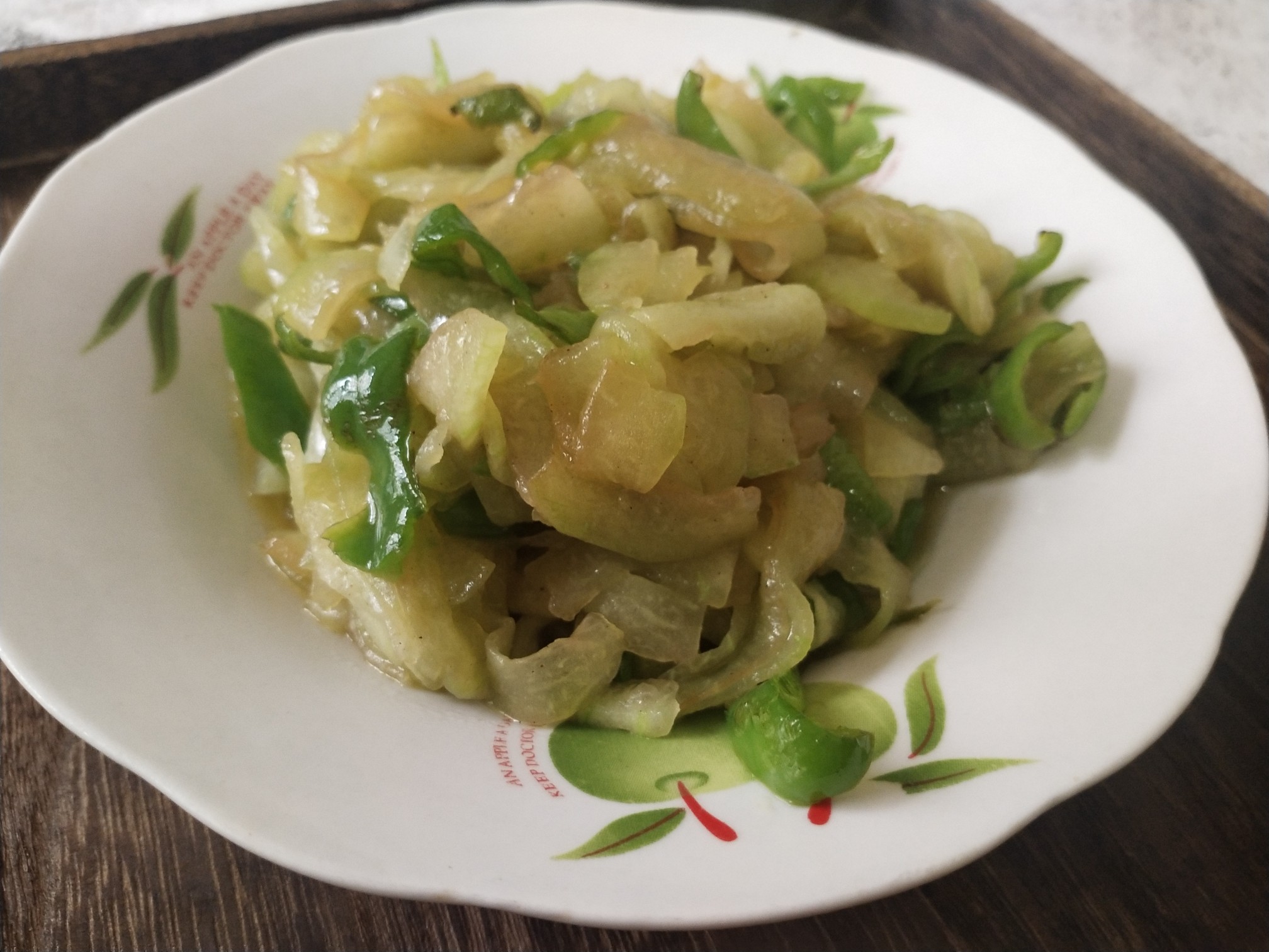 清炒西瓜皮的做法-家常味炒菜譜