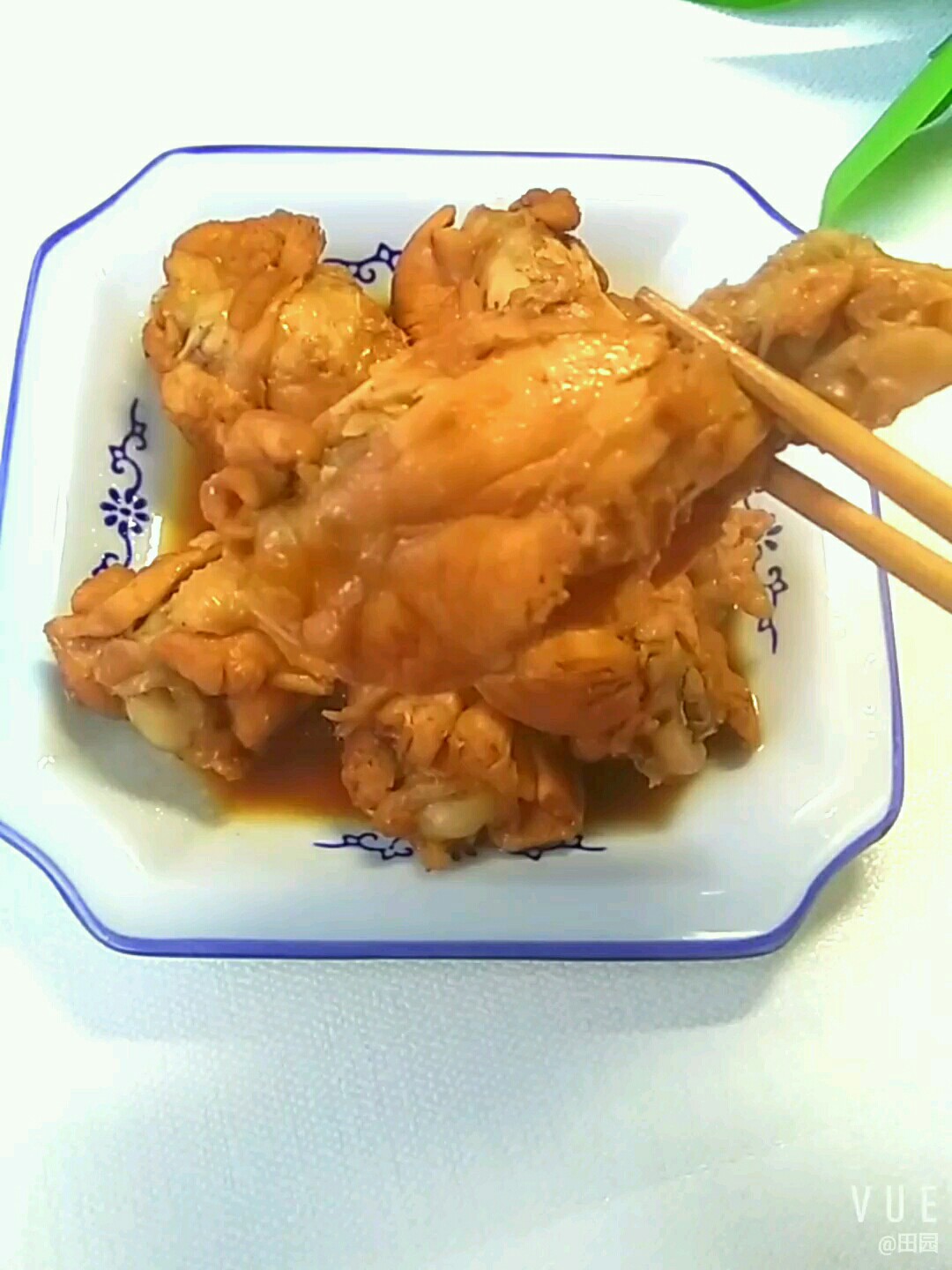 香噴噴紅燒雞翅根的做法-咸鮮味燒菜譜-易網(wǎng)健康養(yǎng)生網(wǎng) 香噴噴紅燒雞翅根的做法-咸鮮味燒菜譜