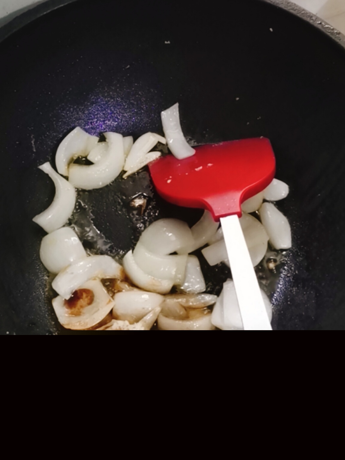 洋蔥炒蛋的做法-咸鮮味炒菜譜