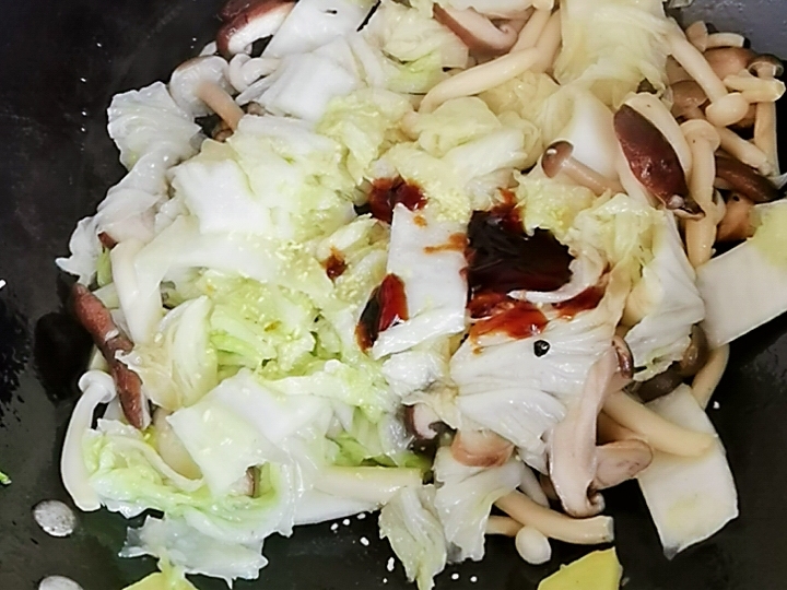 吃百菜不如吃白菜，白菜炒蘑菇，鮮美脆嫩又下飯的做法-咸鮮味炒菜譜