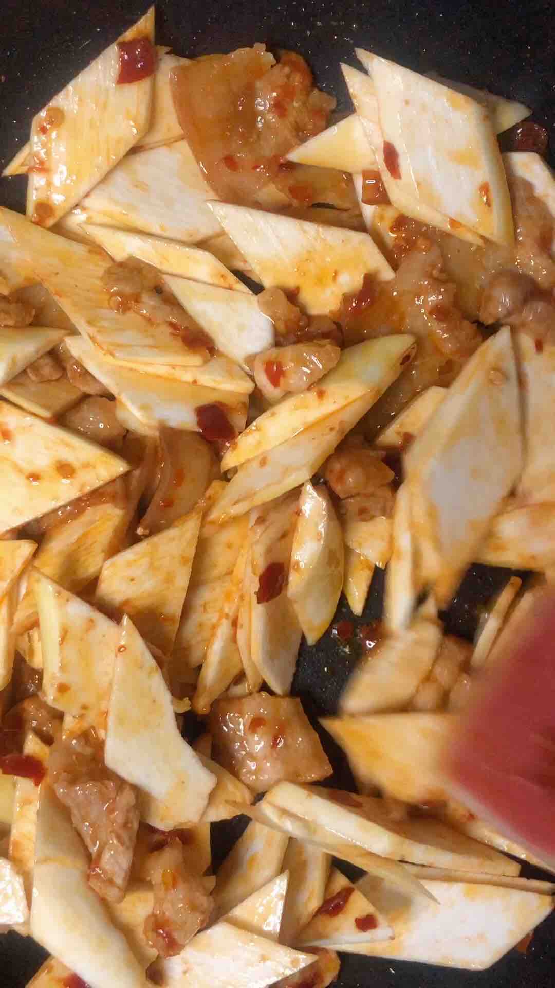 茭白炒肉的做法-家常味炒菜譜