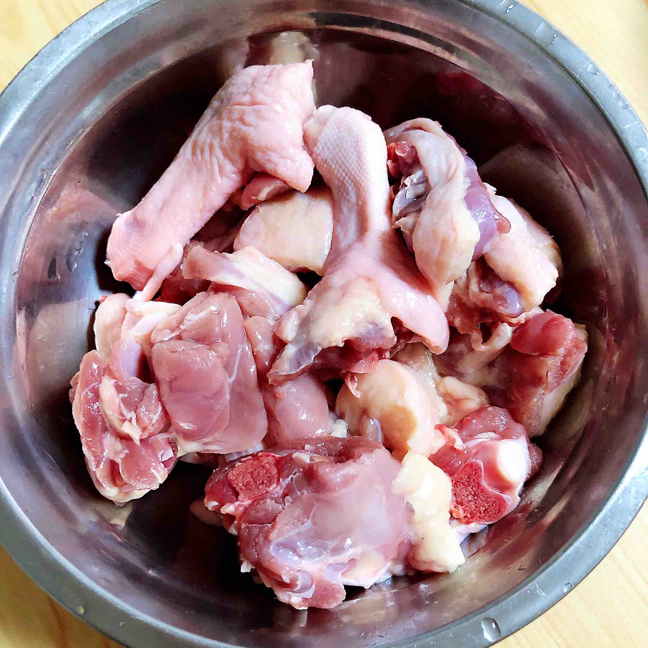 養生姜母鴨（祛暑濕肺燥、氣血雙補）的做法-咸鮮味燉菜譜