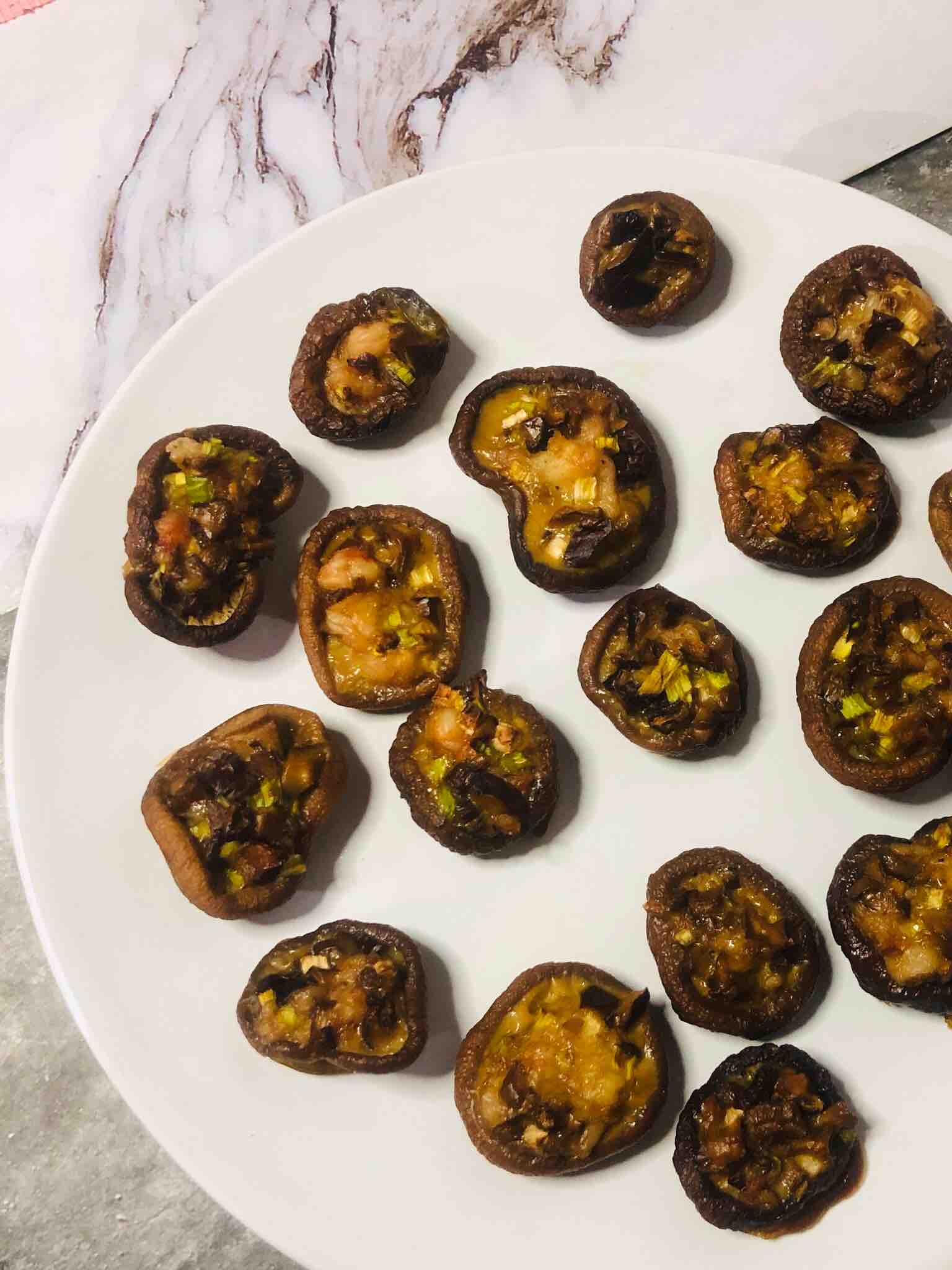 香菇蝦泥堡的做法-咸鮮味烤菜譜-易網健康養生網 香菇蝦泥堡的做法-咸鮮味烤菜譜