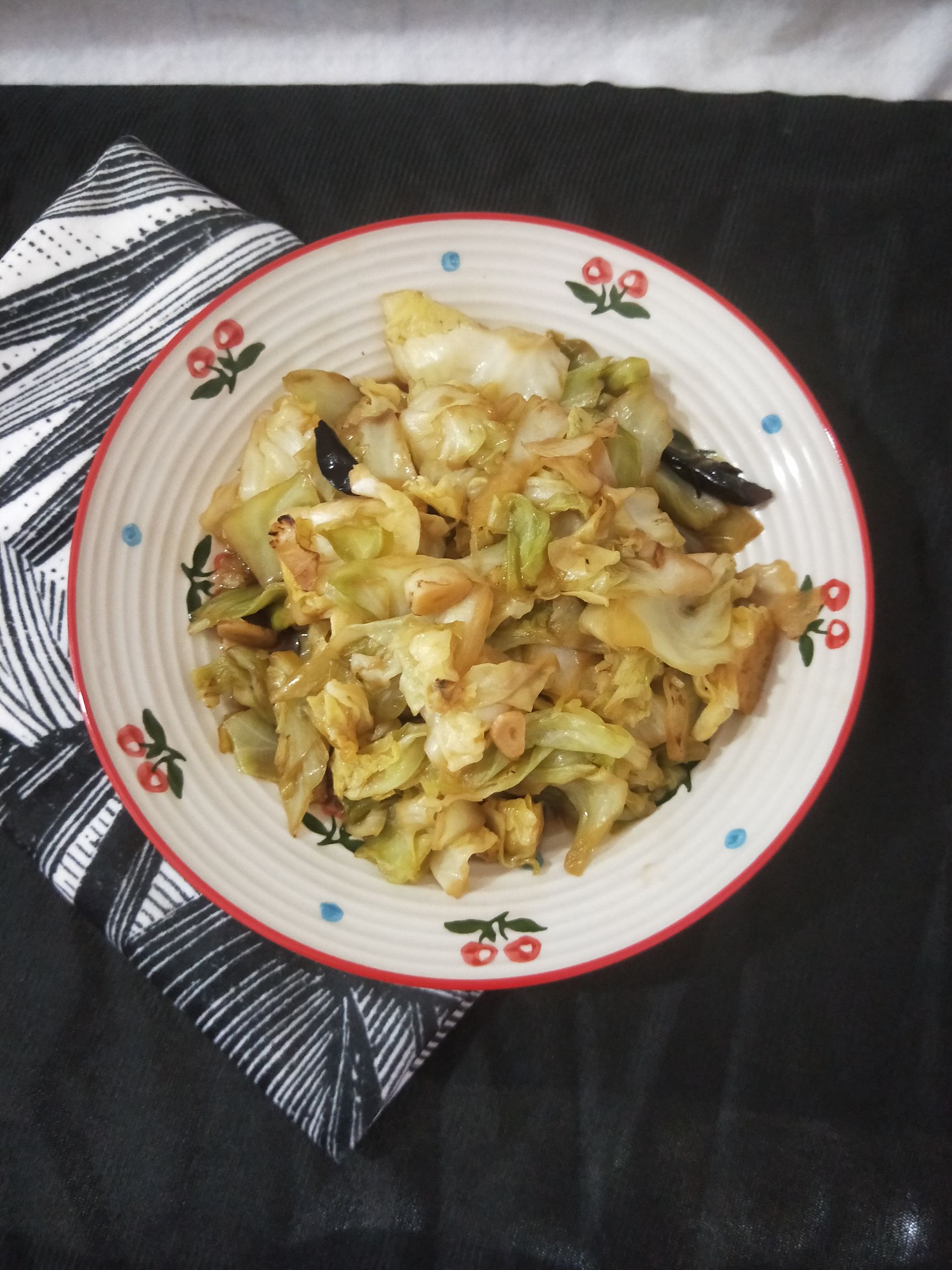 酸辣包菜的做法-酸辣味炒菜譜-易網健康養生網 酸辣包菜的做法-酸辣味炒菜譜
