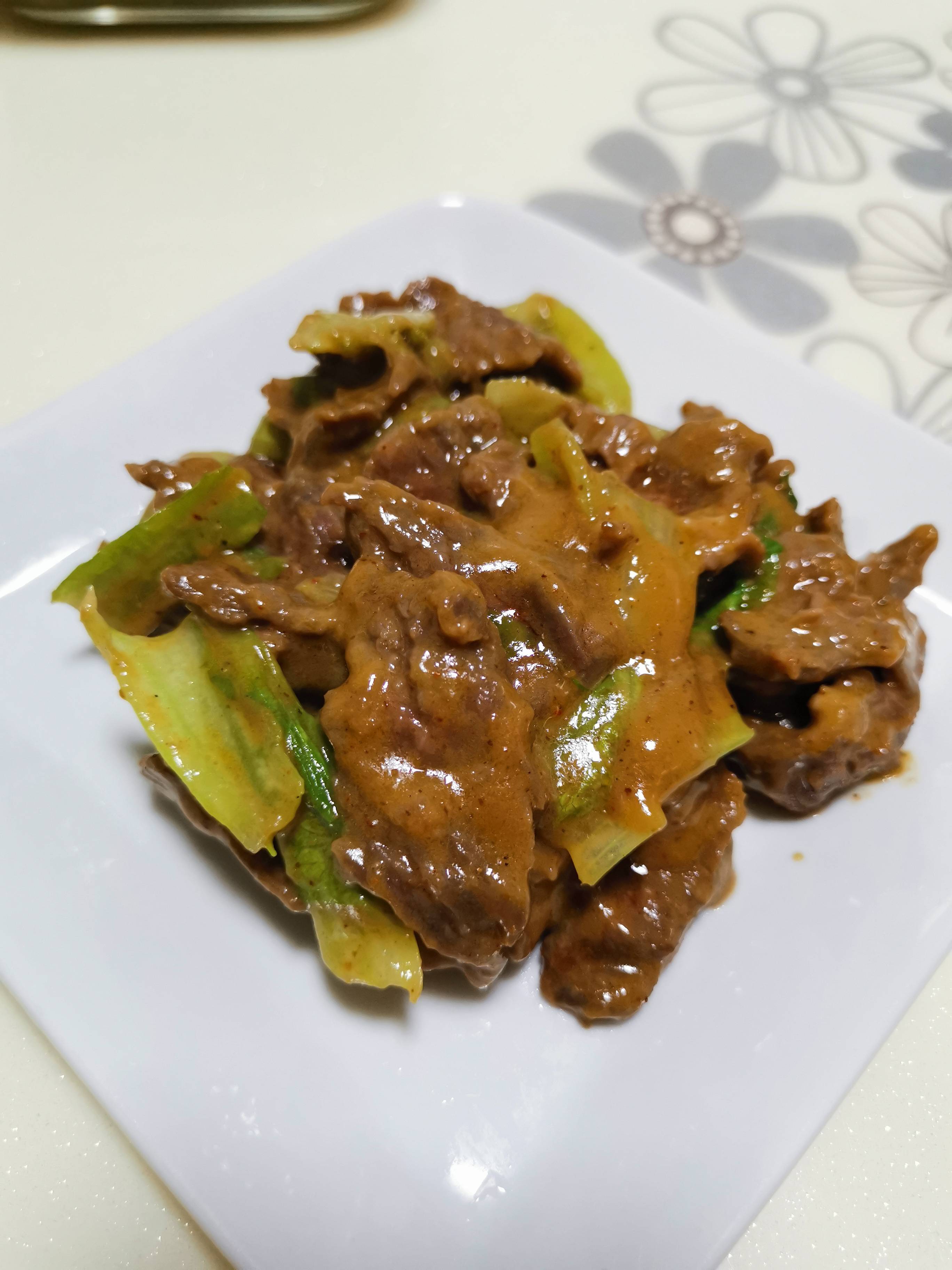沙茶牛肉的做法-家常味炒菜譜-易網健康養生網 沙茶牛肉的做法-家常味炒菜譜