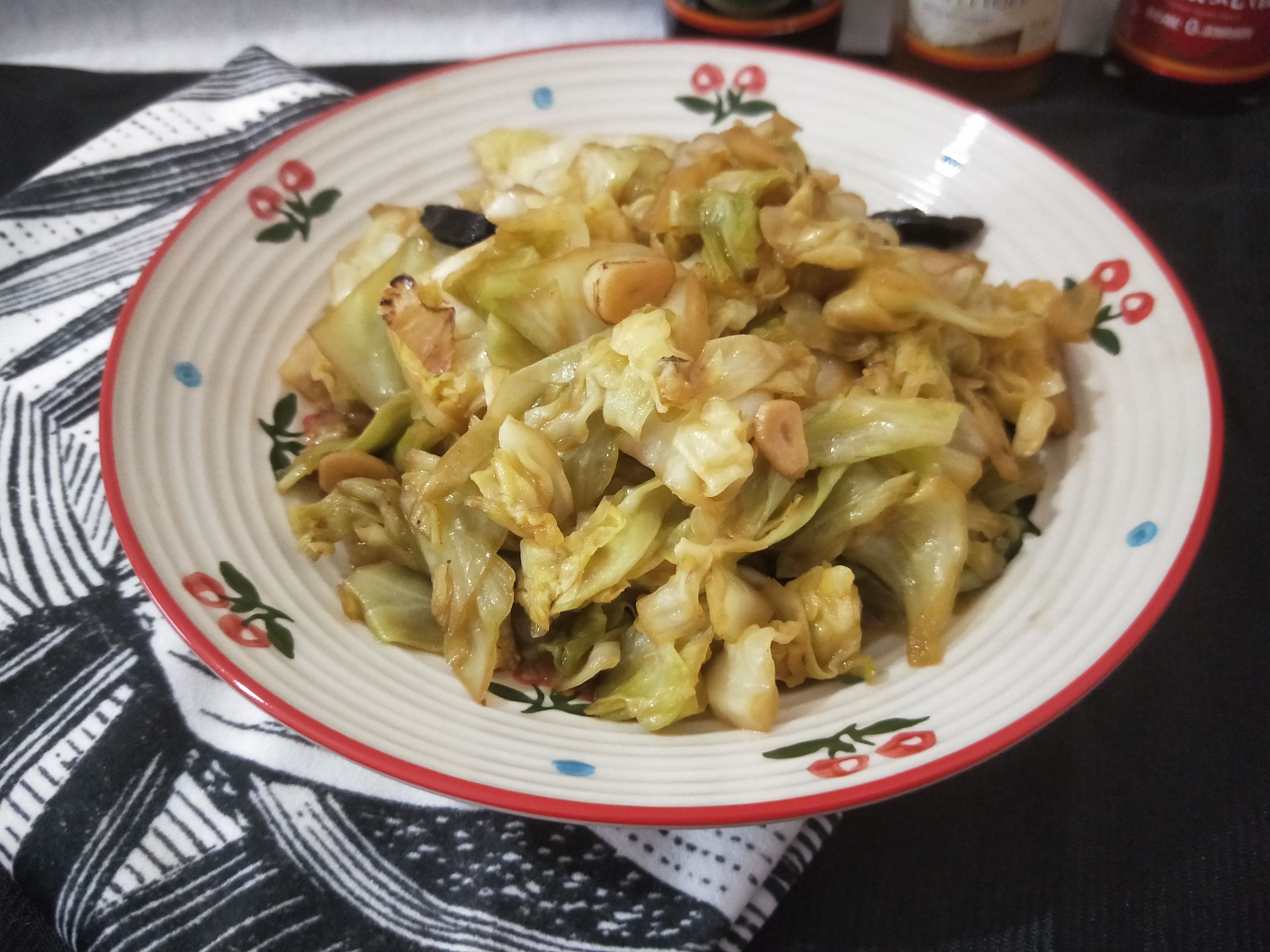 酸辣包菜的做法-酸辣味炒菜譜-易網健康養生網 酸辣包菜的做法-酸辣味炒菜譜