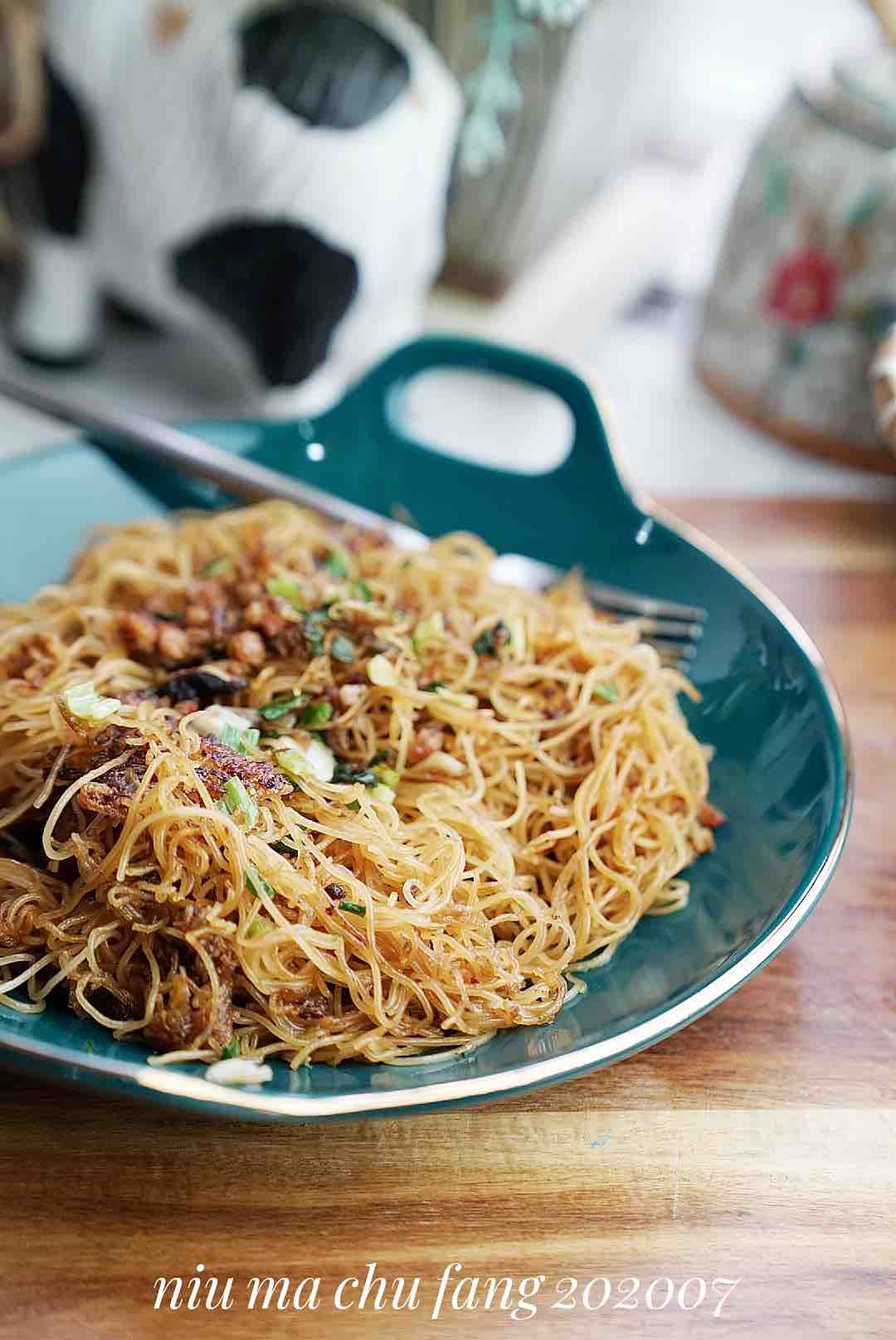香茹肉末炒粉的做法-家常味炒菜譜-易網健康養生網 香茹肉末炒粉的做法-家常味炒菜譜