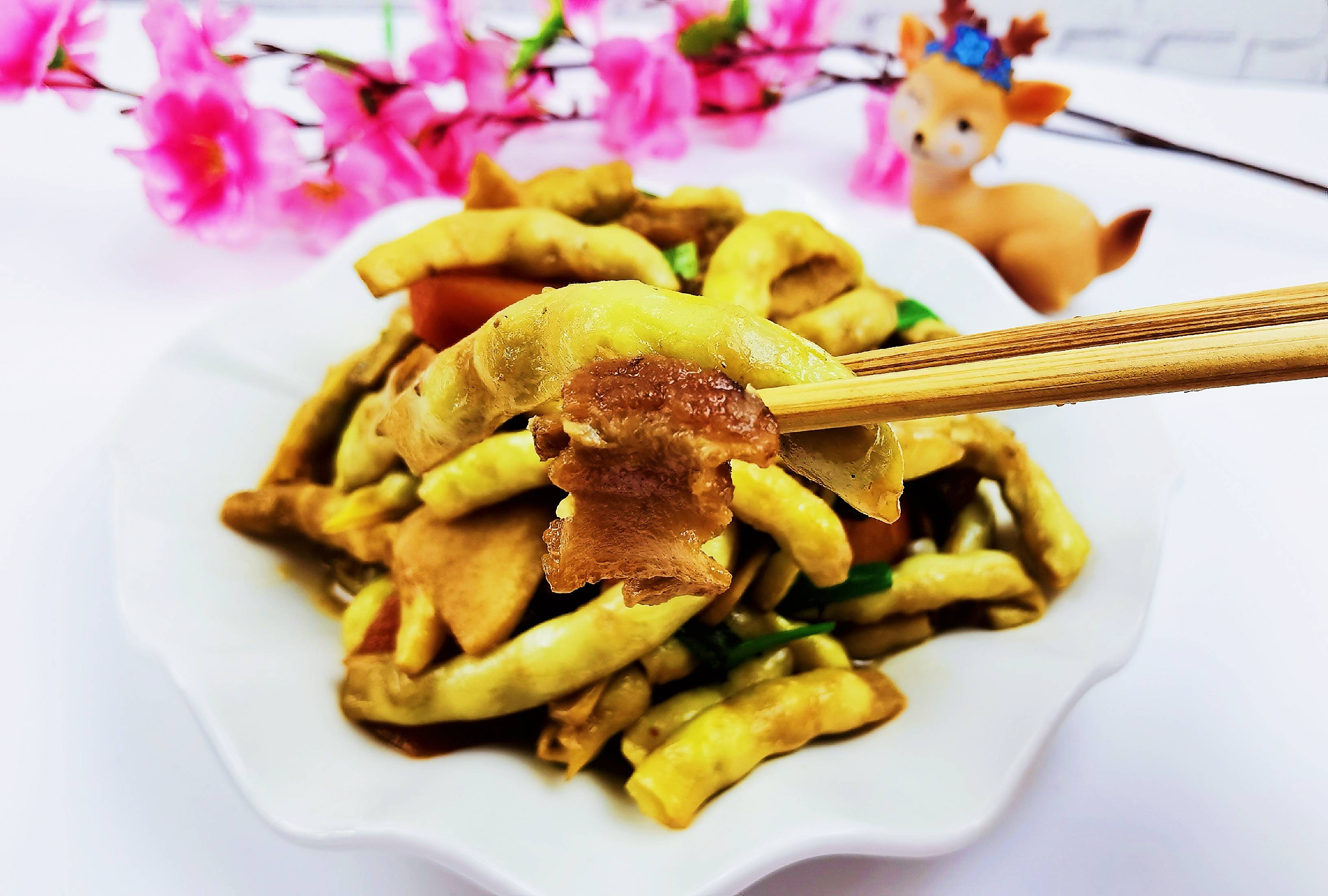 我是半滴雨#來自內蒙古#，參賽作品為農家豆角小炒肉，豆大飽滿營養下飯的做法-家常味炒菜譜