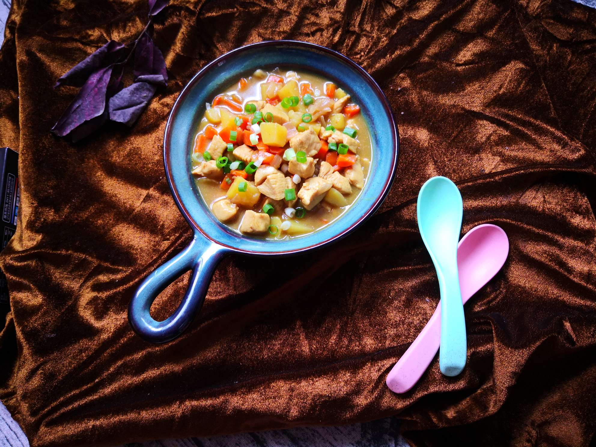 咖喱雞胸肉的做法-咖喱味炒菜譜-易網健康養生網 咖喱雞胸肉的做法-咖喱味炒菜譜