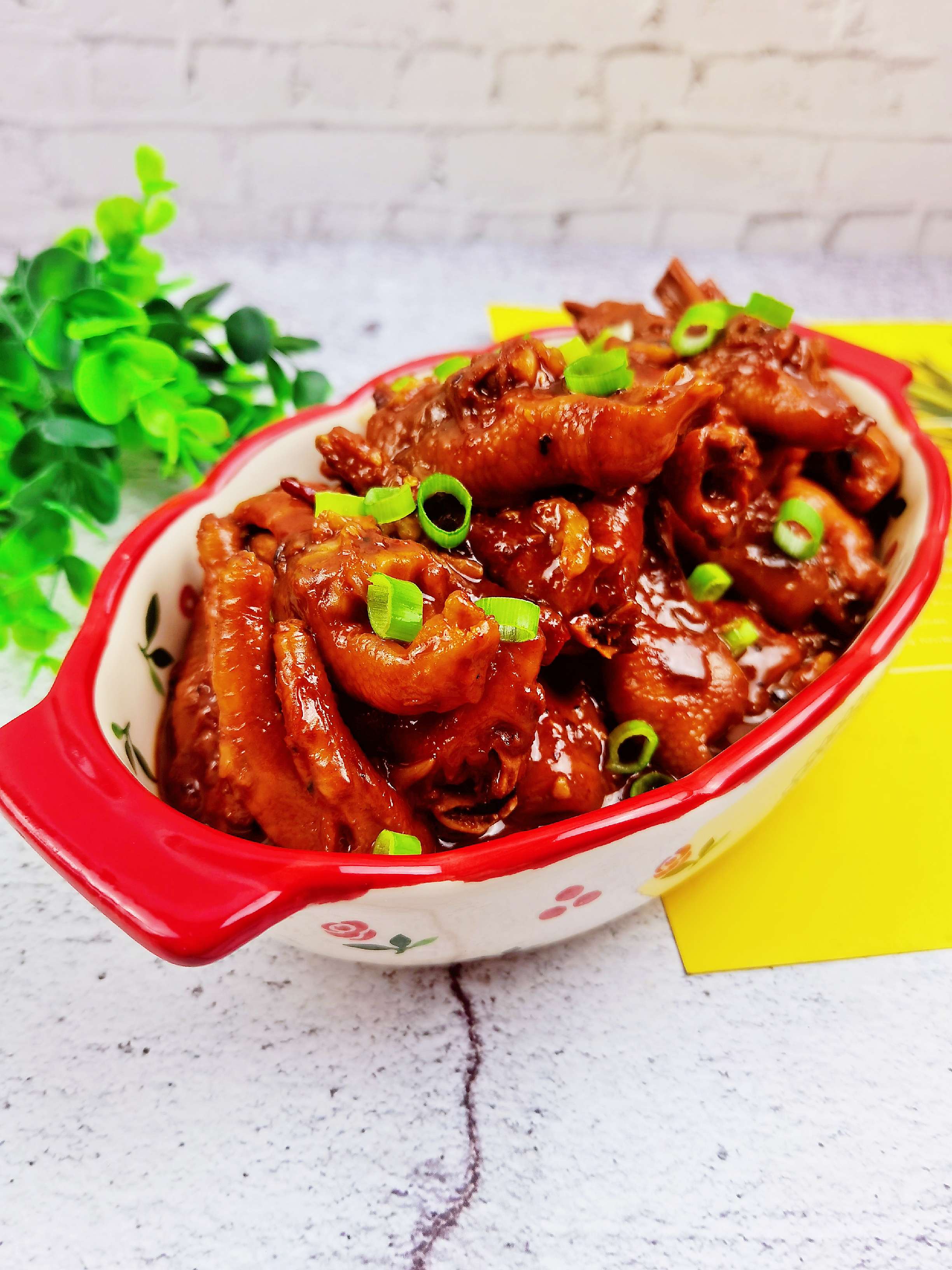 我是半滴雨,#來(lái)自內(nèi)蒙古#,參賽作品為腐乳鳳爪,好吃到吮指的做法-咸鮮味燜菜譜-易網(wǎng)健康養(yǎng)生網(wǎng) 我是半滴雨,#來(lái)自內(nèi)蒙古#,參賽作品為腐乳鳳爪,好吃到吮指的做法-咸鮮味燜菜譜