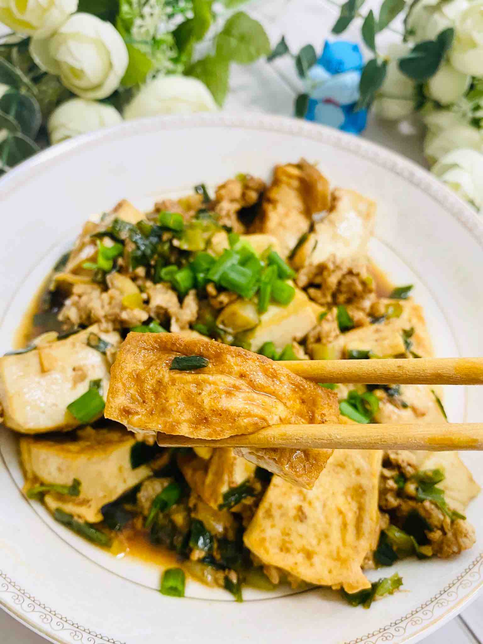 紅燒豆腐燜肉沫的做法-家常味燜菜譜-易網(wǎng)健康養(yǎng)生網(wǎng) 紅燒豆腐燜肉沫的做法-家常味燜菜譜
