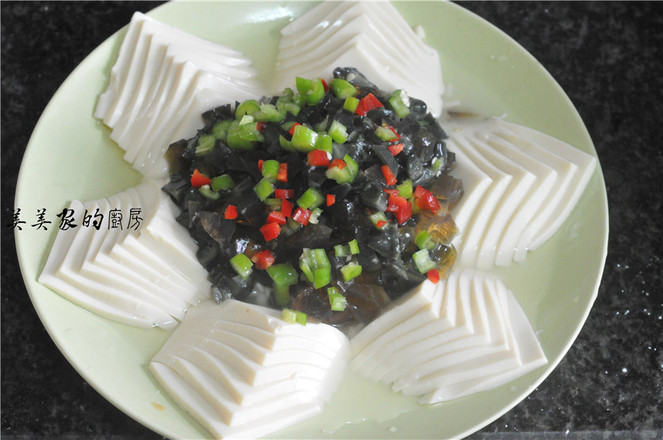 內脂豆腐蒸皮蛋的做法-家常味蒸菜譜