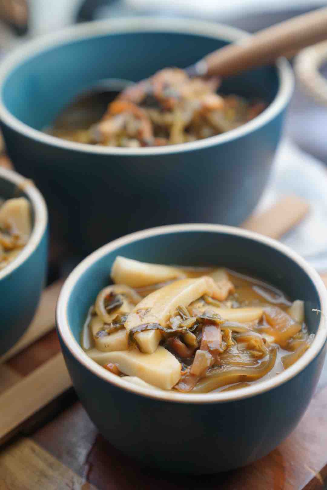 三鮮湯年糕的做法-咸鮮味燒菜譜-易網健康養生網 三鮮湯年糕的做法-咸鮮味燒菜譜