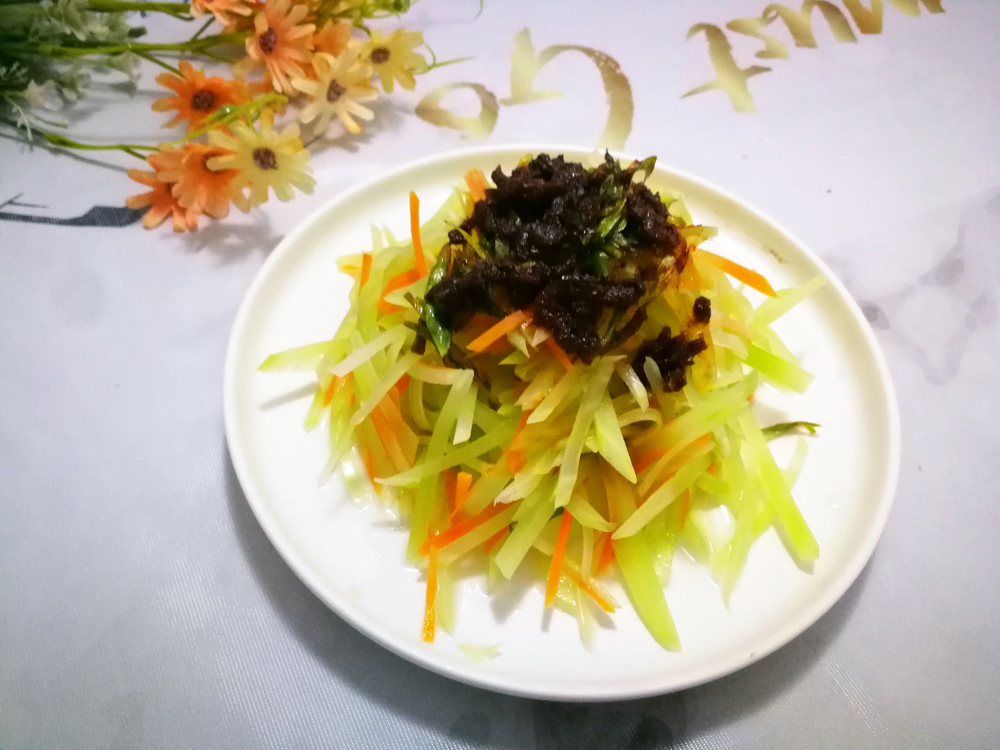 蝦蓉醬拌萵筍絲的做法-咸鮮味拌菜譜