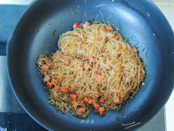 蝦醬炒粉絲的做法-家常味炒菜譜