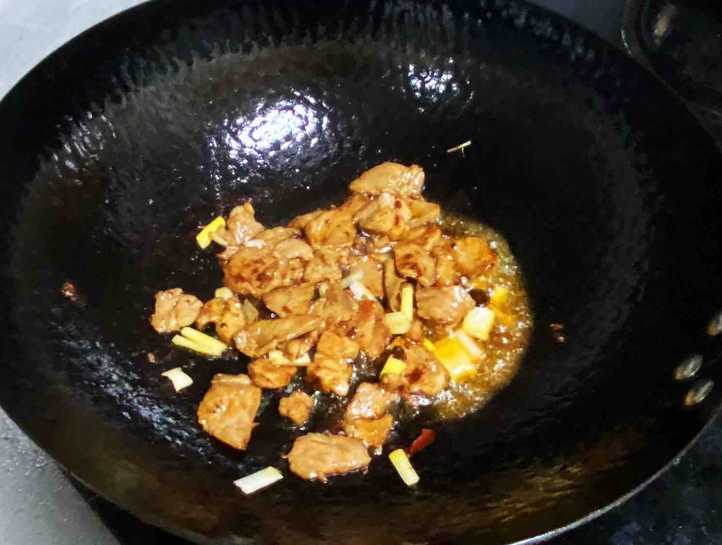 孕婦食譜炒外匯開戶蔥爆鹽煎肉，香甜脆爽、蔥香濃厚～的作法-咸鮮味燒菜譜