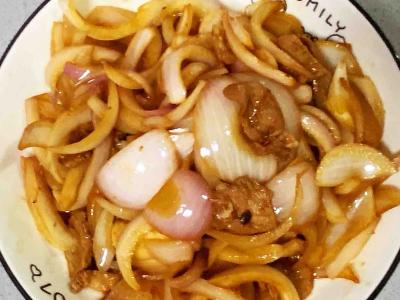 孕婦食譜蔥爆鹽煎肉，香甜脆爽、蔥香濃厚～的作法-咸鮮味燒菜譜