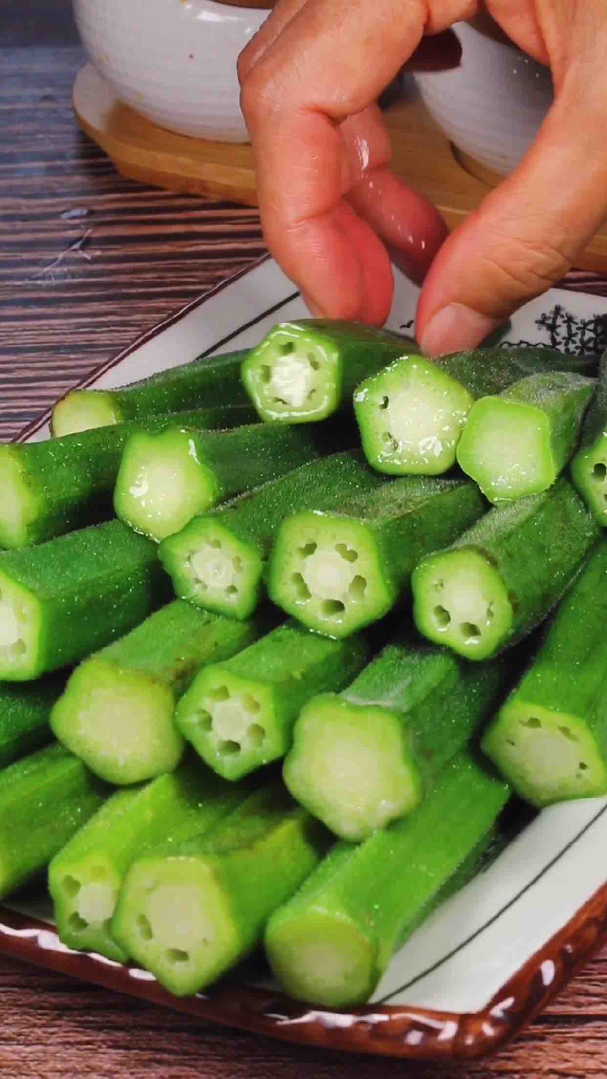 蒜蓉秋葵的做法-蒜香味拌菜譜