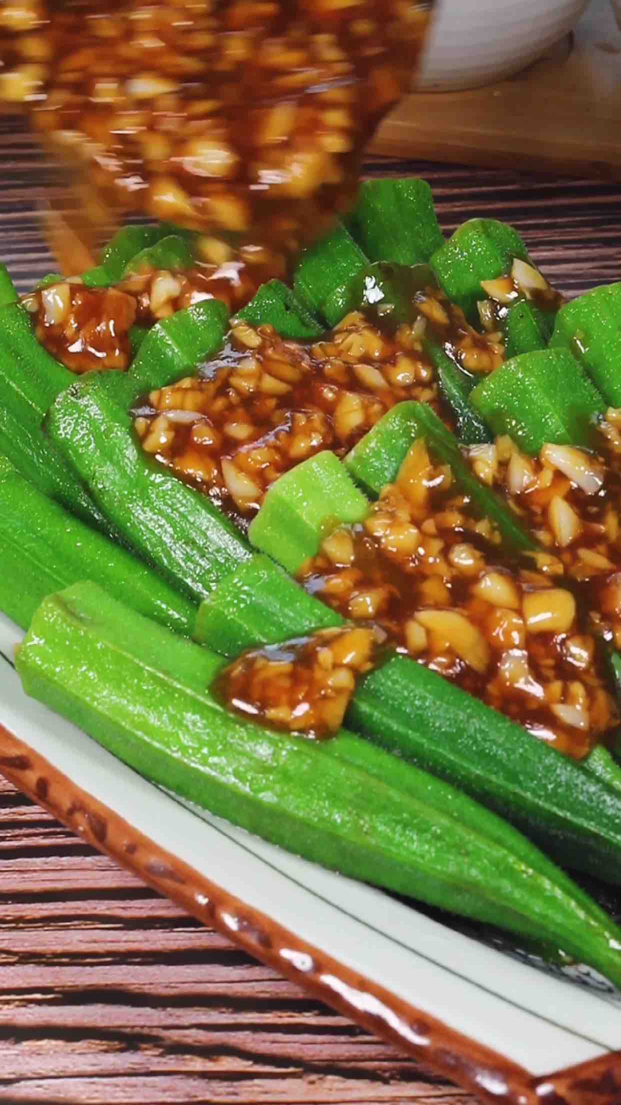 蒜蓉秋葵的做法-蒜香味拌菜譜