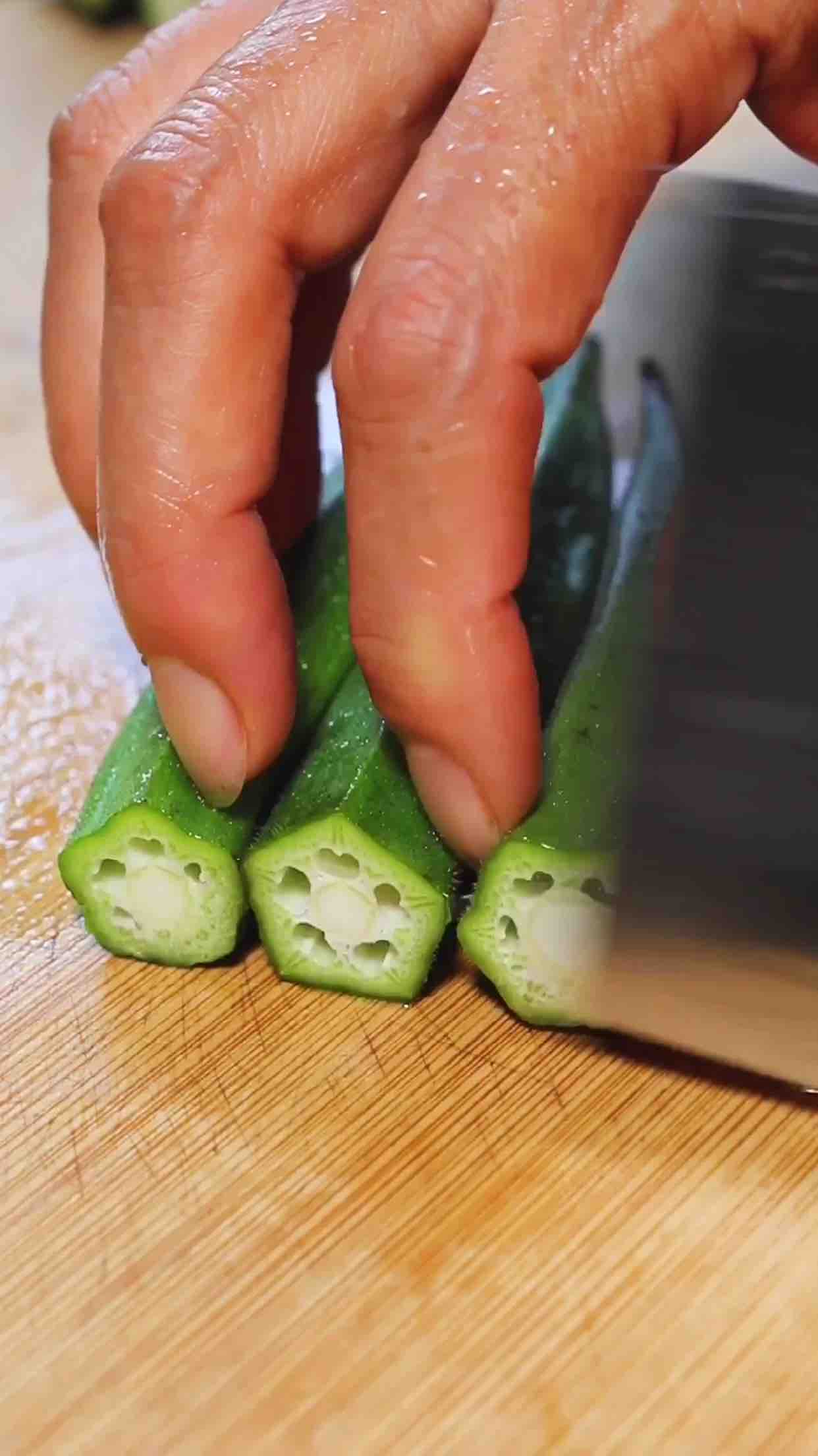 蒜蓉秋葵的做法-蒜香味拌菜譜