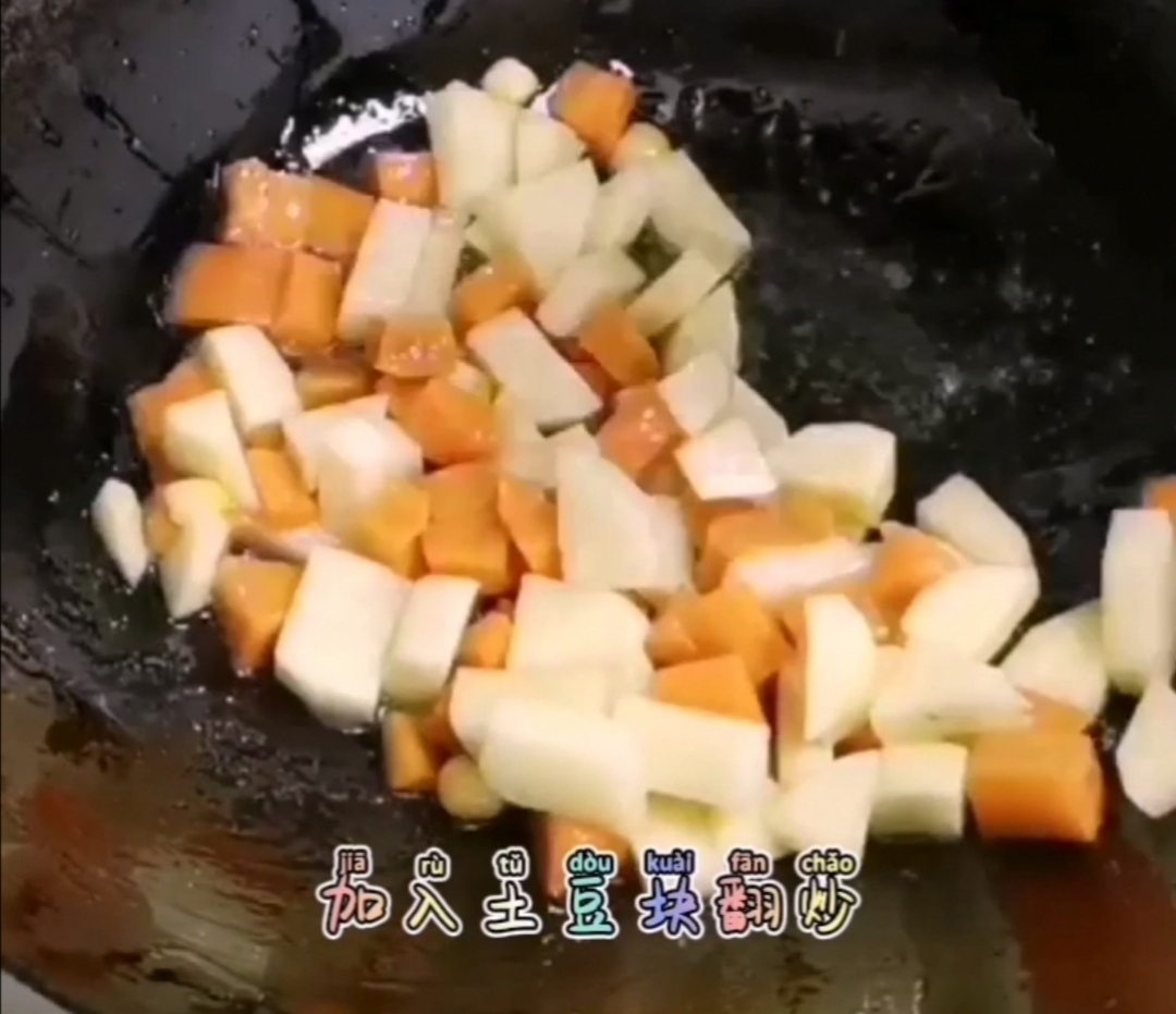 胡蘿卜土豆牛肉的做法-家常味炒菜譜