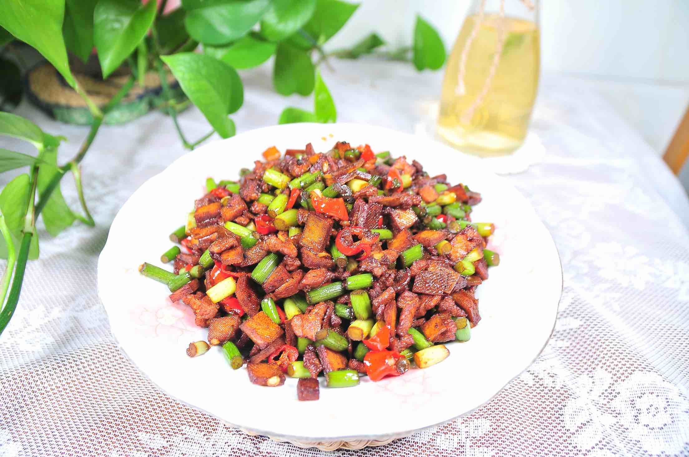 蒜薹肉丁炒豆干的做法-家常味炒菜譜-易網健康養生網 蒜薹肉丁炒豆干的做法-家常味炒菜譜