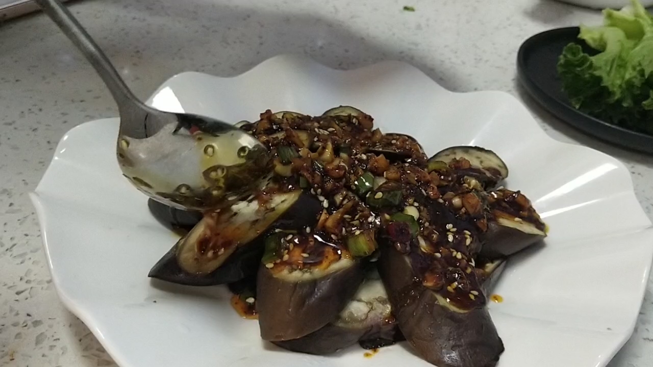 解暑開(kāi)胃的涼拌茄子的做法-咸鮮味蒸菜譜