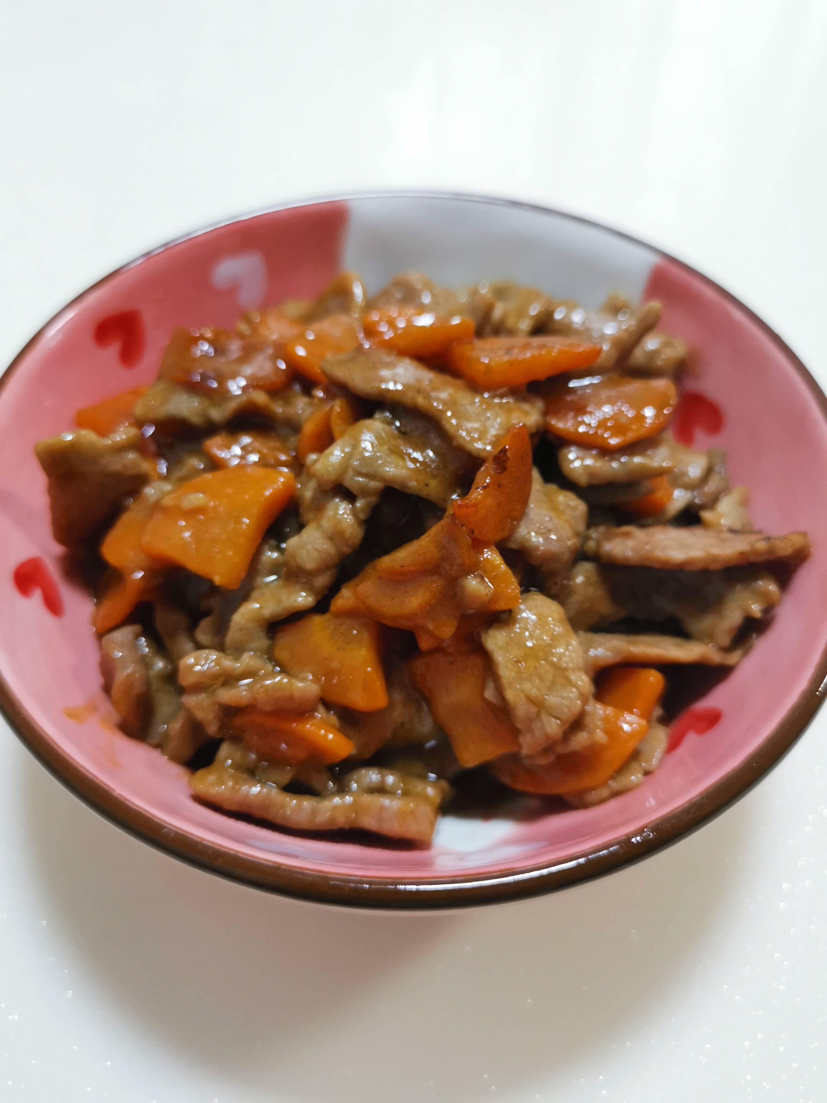 胡蘿卜炒牛肉的做法-家常味炒菜譜-易網健康養生網 胡蘿卜炒牛肉的做法-家常味炒菜譜