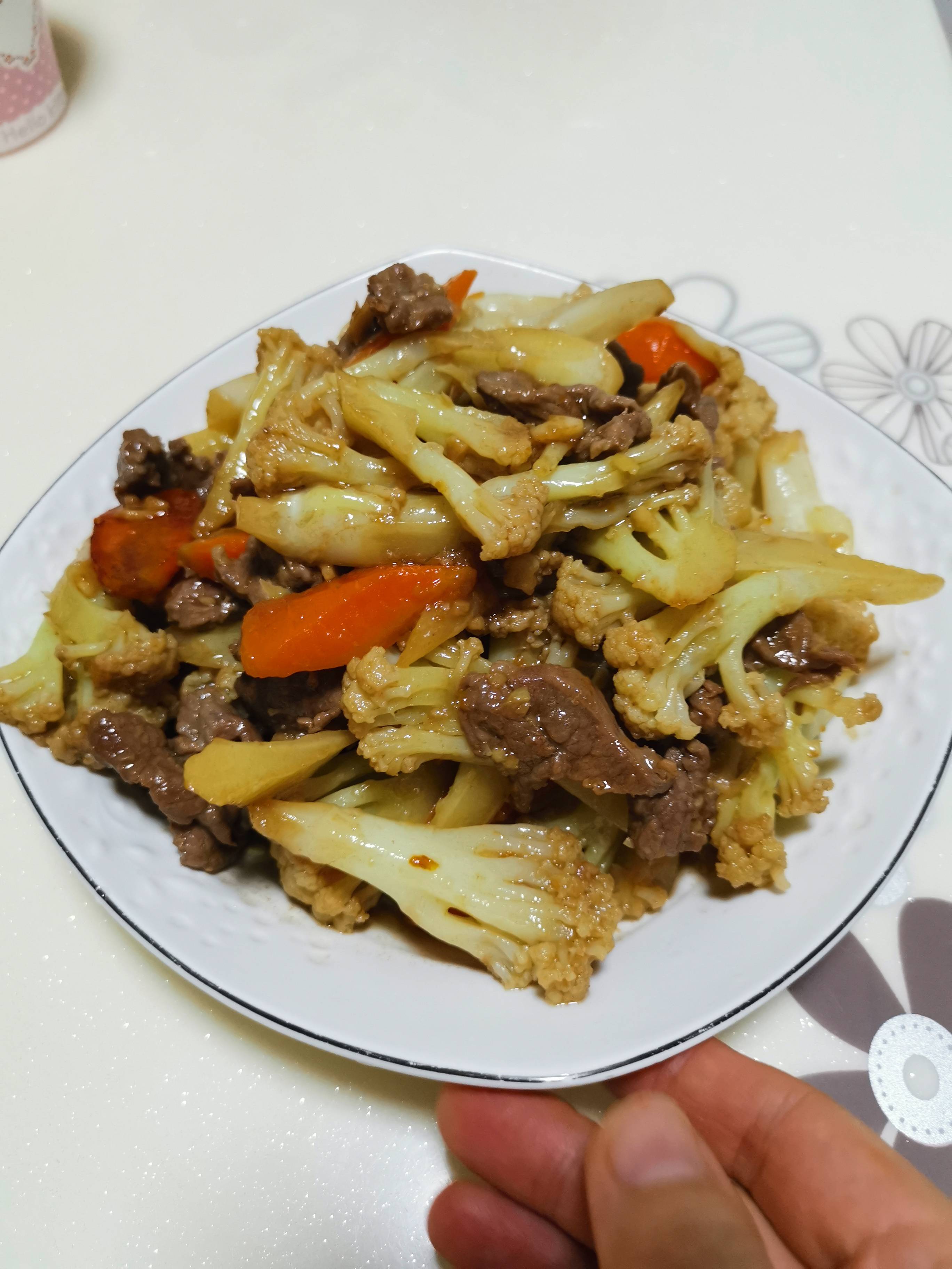 胡蘿卜花菜炒牛肉的做法-家常味炒菜譜-易網健康養生網 胡蘿卜花菜炒牛肉的做法-家常味炒菜譜