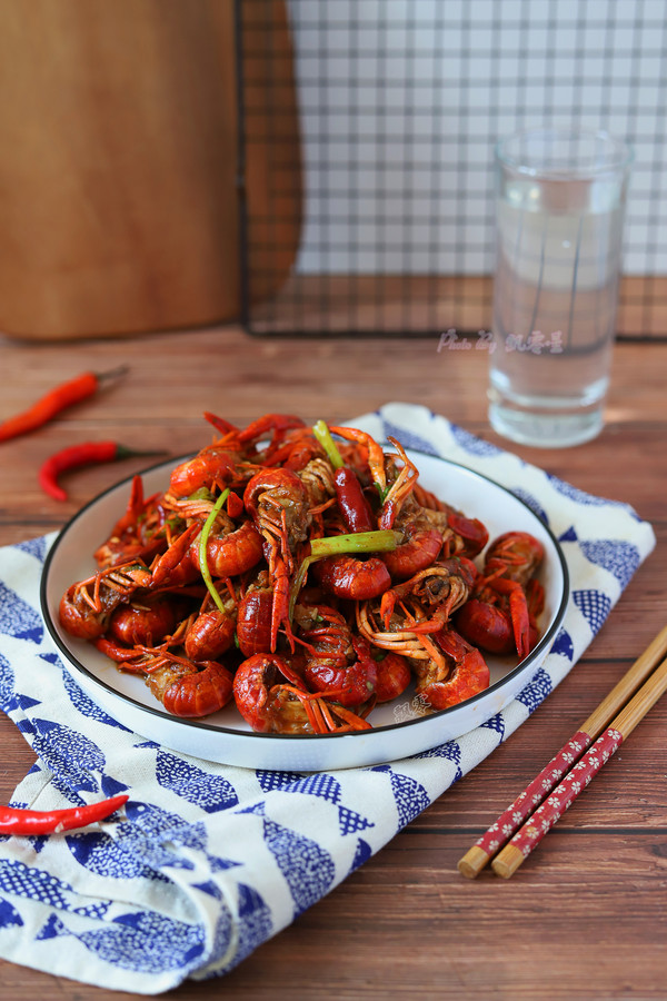 麻辣小龍蝦的做法-麻辣味燒菜譜-易網健康養生網 麻辣小龍蝦的做法-麻辣味燒菜譜
