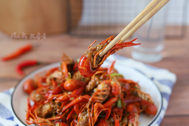 麻辣小龍蝦的做法-麻辣味燒菜譜-易網健康養生網 麻辣小龍蝦的做法-麻辣味燒菜譜