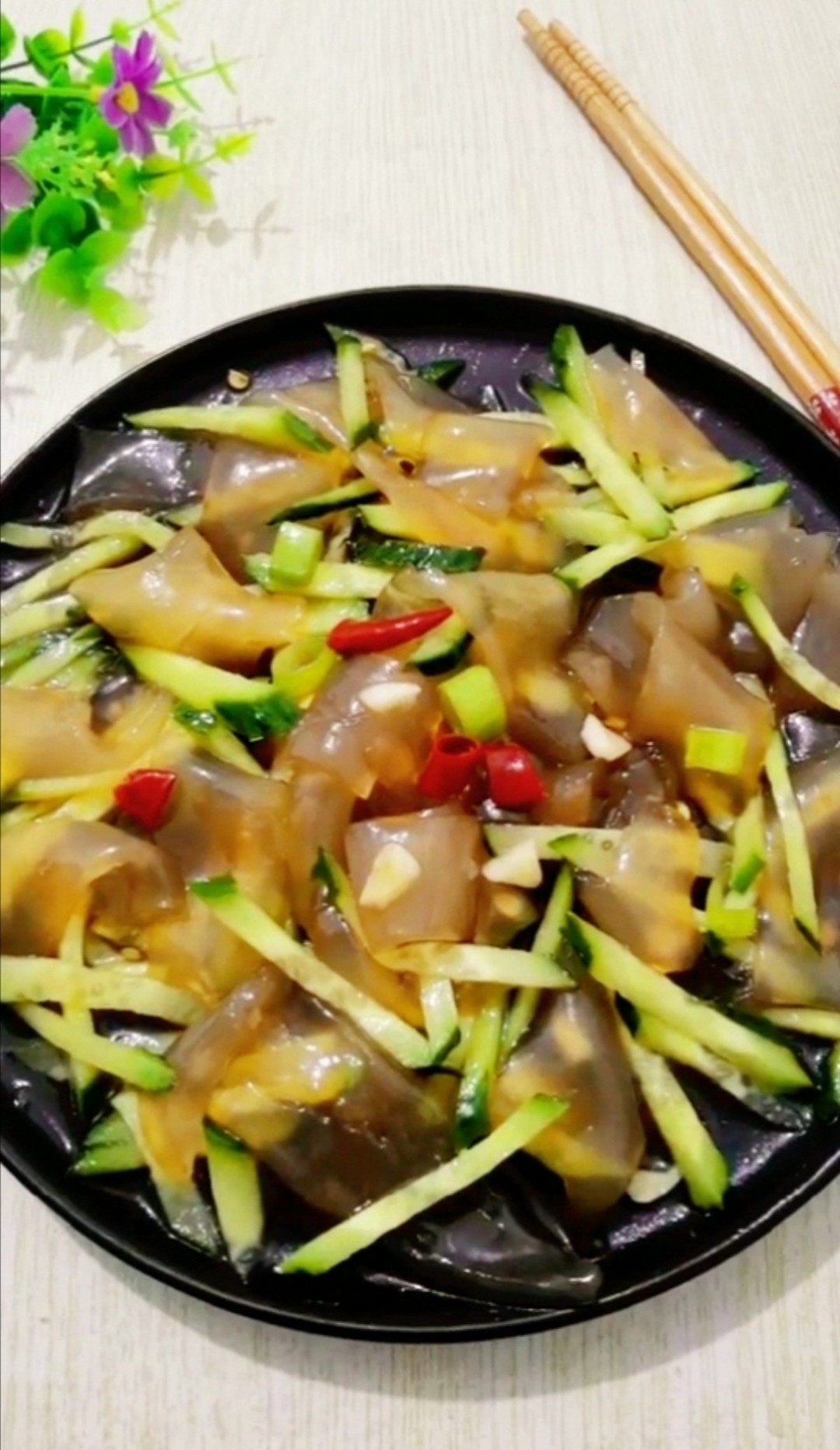 黃瓜絲拌拉皮的做法-酸甜味拌菜譜-易網健康養生網 黃瓜絲拌拉皮的做法-酸甜味拌菜譜