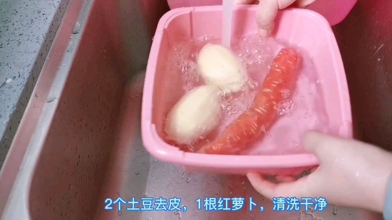 2塊咖喱就能搞定的美味，不需要其他調味品，兒子說比買的好吃多了的做法-咖喱味煮菜譜