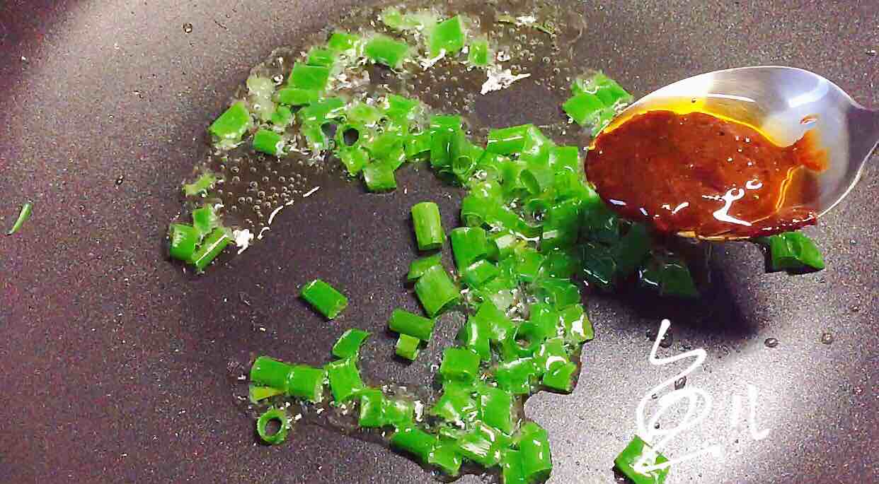 香辣小黃魚(yú)的做法-香辣味燉菜譜