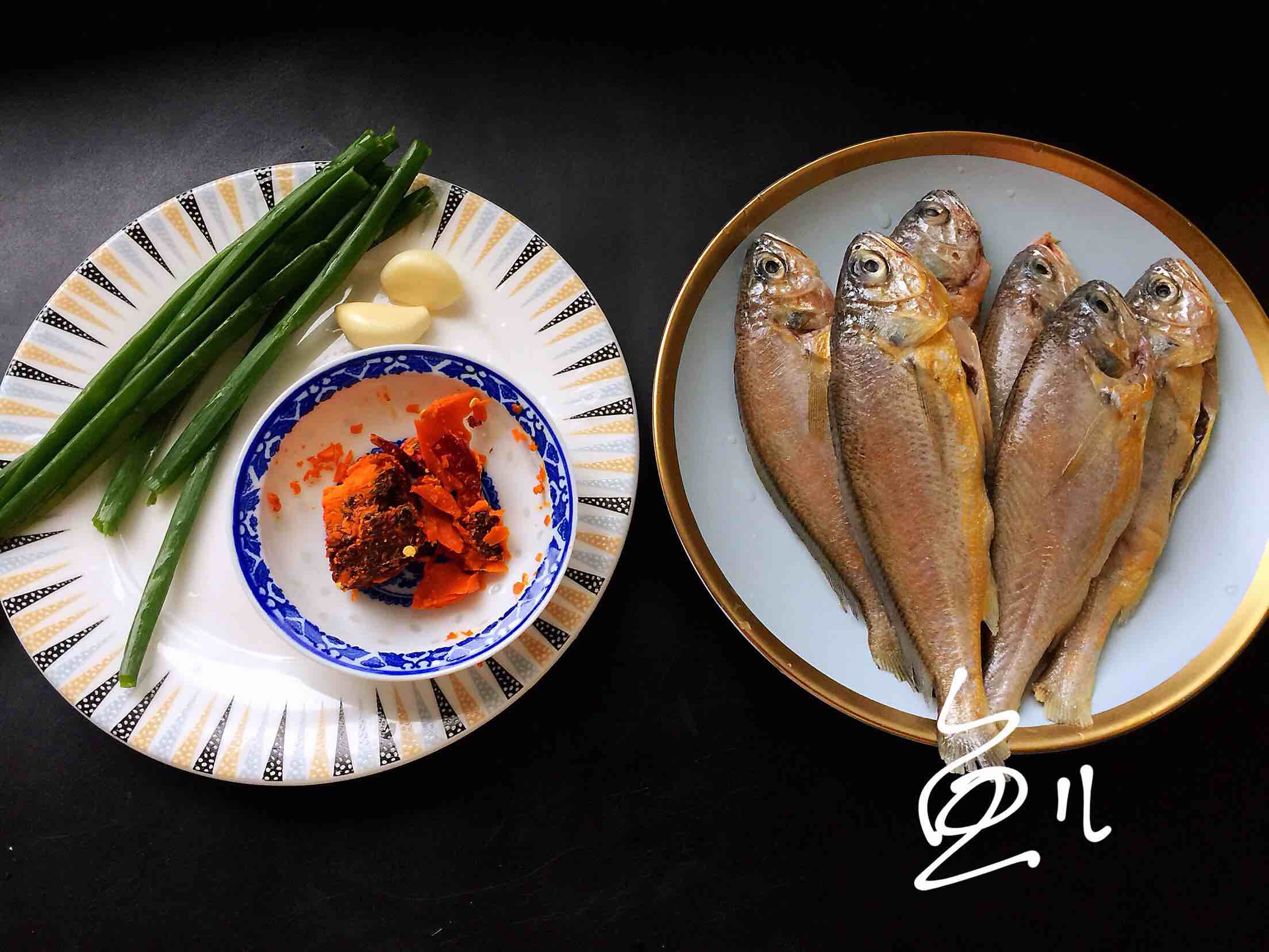 香辣小黃魚(yú)的做法-香辣味燉菜譜